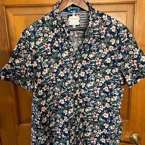 Tshirt button down